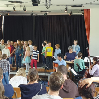  Wir gratulieren - 40 Jahre Musikschule und 25 Jahre Regenbogen Motiv 